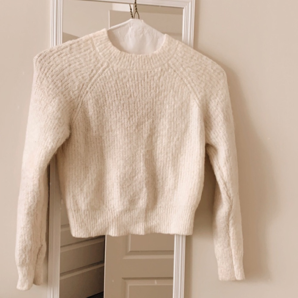 Forever 21 crop top sweater